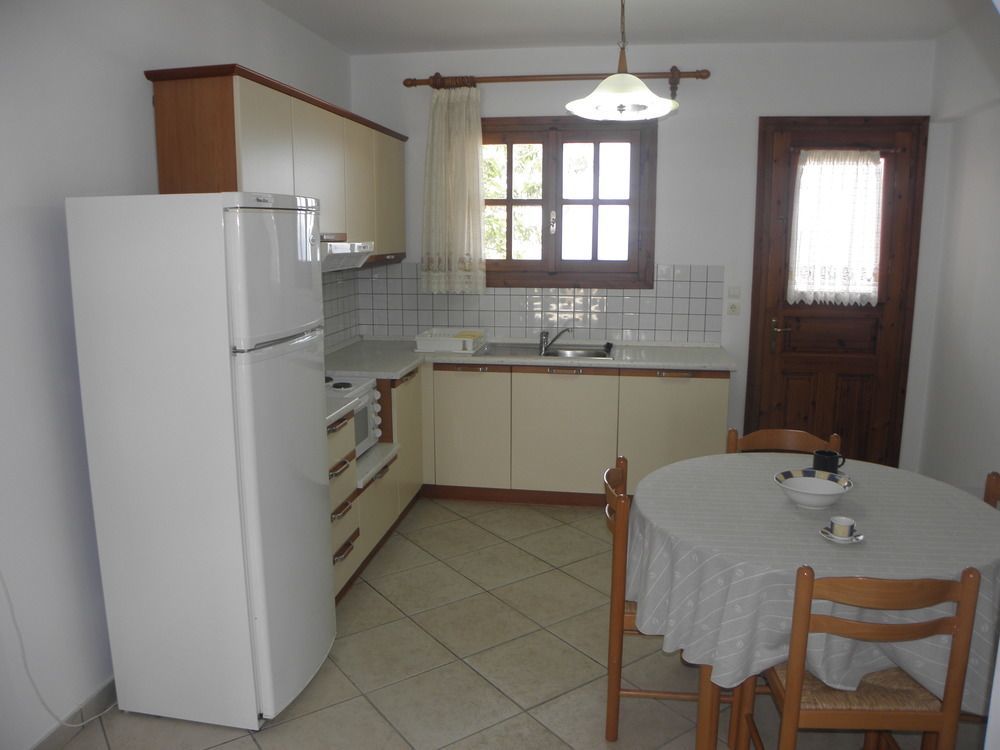 Lakonia Bay Apartments Archangelos  Eksteriør billede